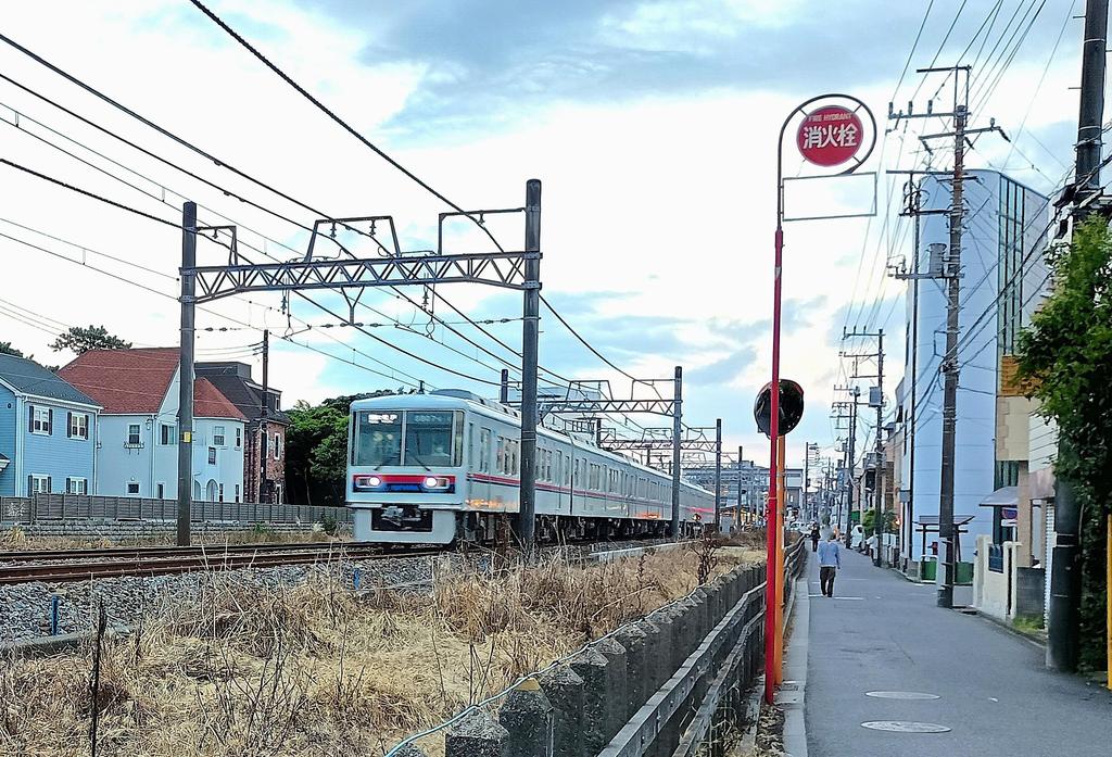 京成色の旧・新京成電鉄8800形