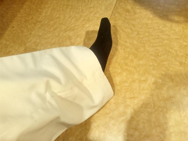 裾が長すぎる！