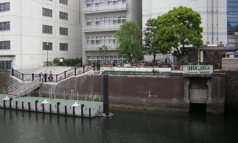 和泉橋防災船着場 2005年5月11日撮影