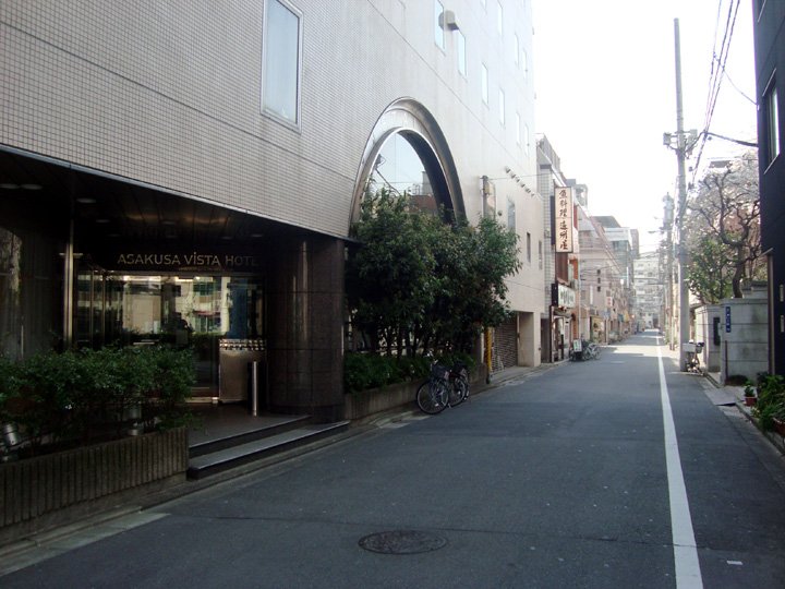 浅草ビスタホテル入り口のある道