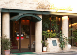 ホテルブーゲンビリアのエントランス