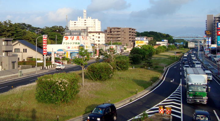 「きらくホテル」周辺の千葉街道（国道14号)