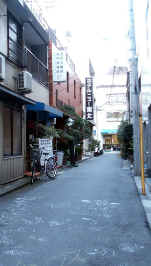ホテルニュー東北正面の路地