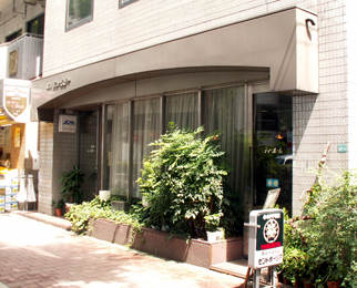 ホテルニュースター池袋：エントランス