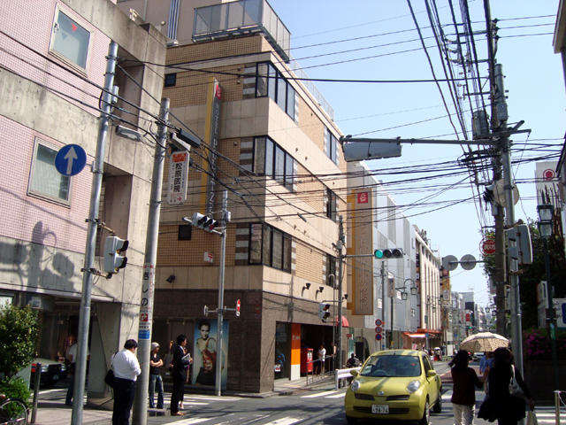 郵便局が同居している ホテル ピュリッツァー自由が丘