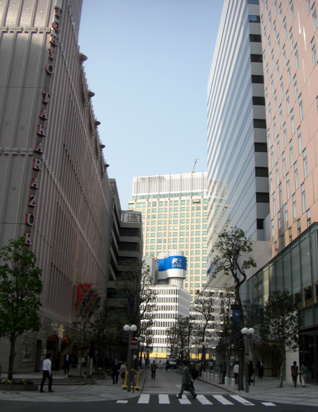 レム日比谷と東京宝塚劇場