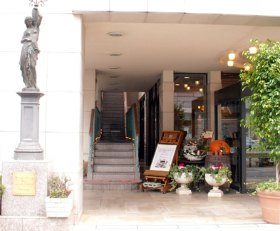 ホテルローズガーデン新宿 エントランス