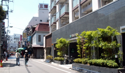 東急ステイ東銀座：すぐ先は築地場外市場